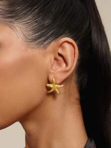 Altistry 1 Pair Of Stylish, Elegant And Simple Starfish Earrings - Yellow Gold - View 5