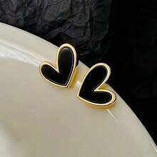 1 Pair Heart-Shaped Earrings - Subtle Retro Design With A Touch Of Minimalism, Exuding Sophisticated Elegance - Black - View 6