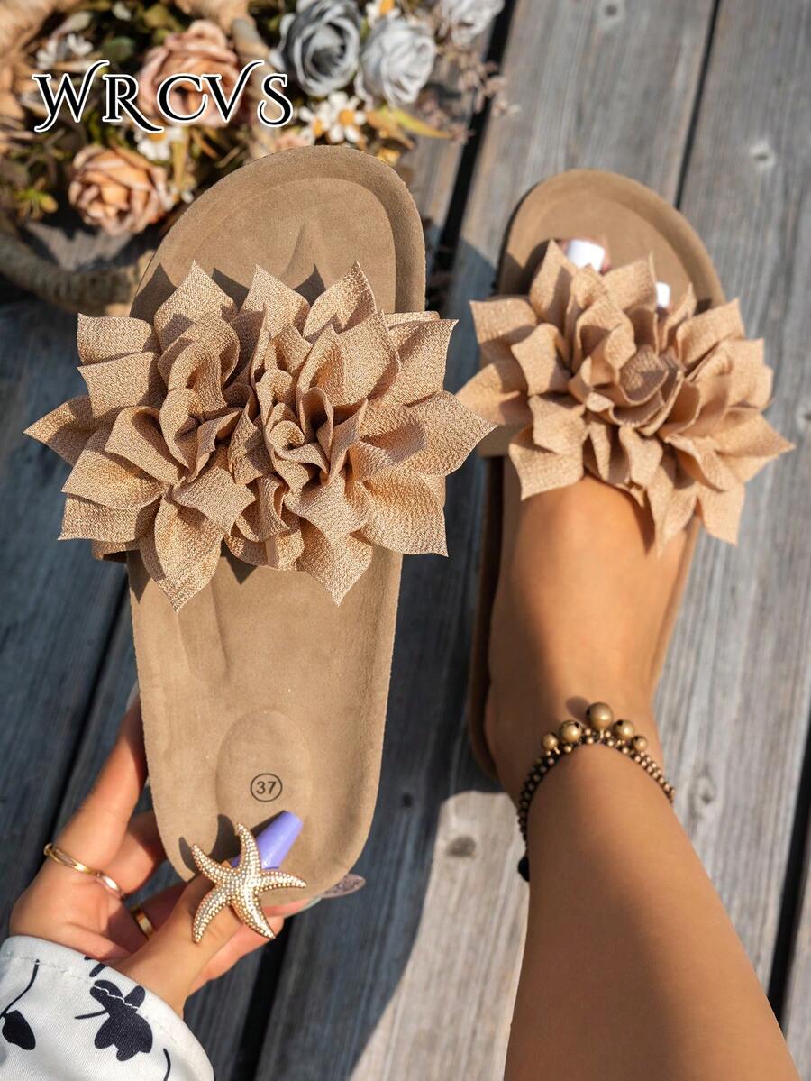 WRCVS Sandalias planas de tela caqui para mujer con decoración de flores 3D, suela de corcho, chanclas de playa antideslizantes, zapatos de vacaciones estilo bohemio, zapatos de verano