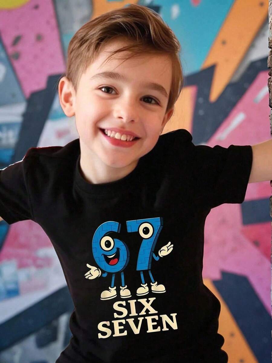 Camiseta de manga corta con cuello redondo y estampado de personaje de dibujos animados divertido y de moda para niños pequeños, color negro, adecuada para salidas en primavera/verano - Negro - Ver 1