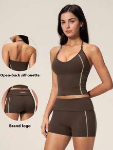 TimeOff Conjunto deportivo de mujer de un solo color con tirantes ajustables, top de tirantes y pantalones cortos de pierna ancha de longitud media - Café integral - Ver 11