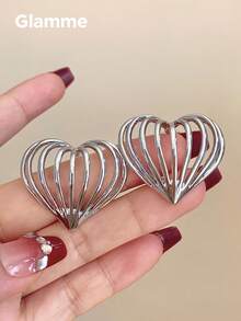 Visual Reference: 1 Pair Metal Hollow Line Heart Stud Earrings Unique Design