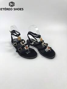 Sandalias planas para mujer, con un exquisito diseño de cuentas, estilo bohemio romano, ideales para vacaciones de verano, la playa, citas y para el uso diario. - Negro - Ver 4