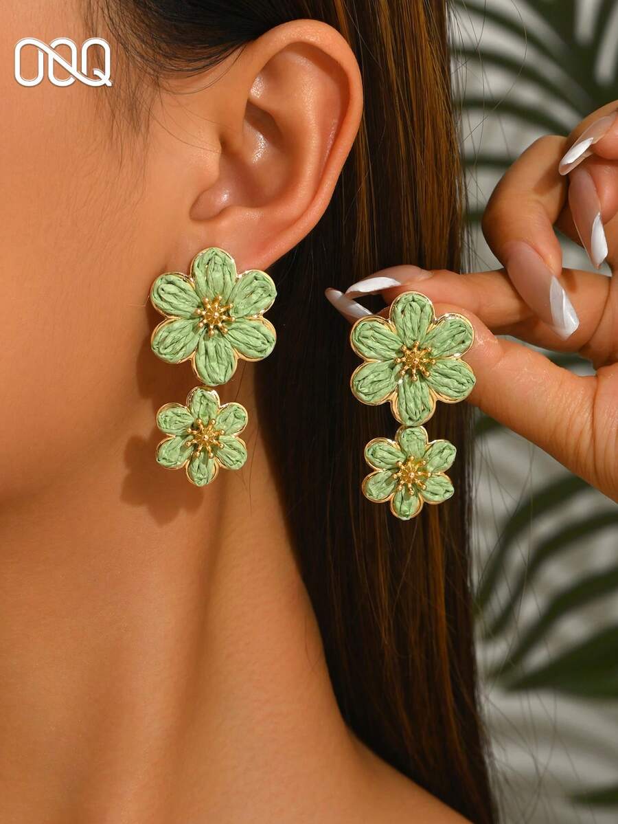 OOQ 1 Pair Summer Vacation Bohemian Style Handmade Woven Rattan Colorful Flower Raffia Earrings, Niche Design Minimalist Premium Ins Style Floral Tassel Earrings Suitable For Women's Daily, Vacation And Party Wear (Handmade Woven With Random Directional Texture) - Green - View 1