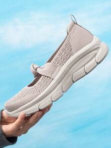Skechers MODERN D'LUX 女款時尚淺口休閒鞋，輕量舒適極簡日常戶外運動通勤休閒鞋 159117-TPE - 灰褐色 - 查看 1