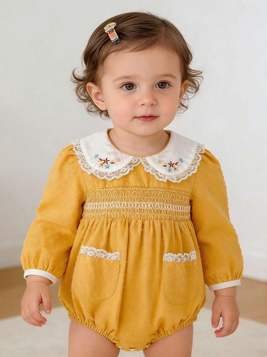 Infant Spring/Autumn Polka Dot Long Sleeve Bodysuit, Baby One-Piece Bodysuit With Peter Pan Collar And Embroidered Triangle Design
