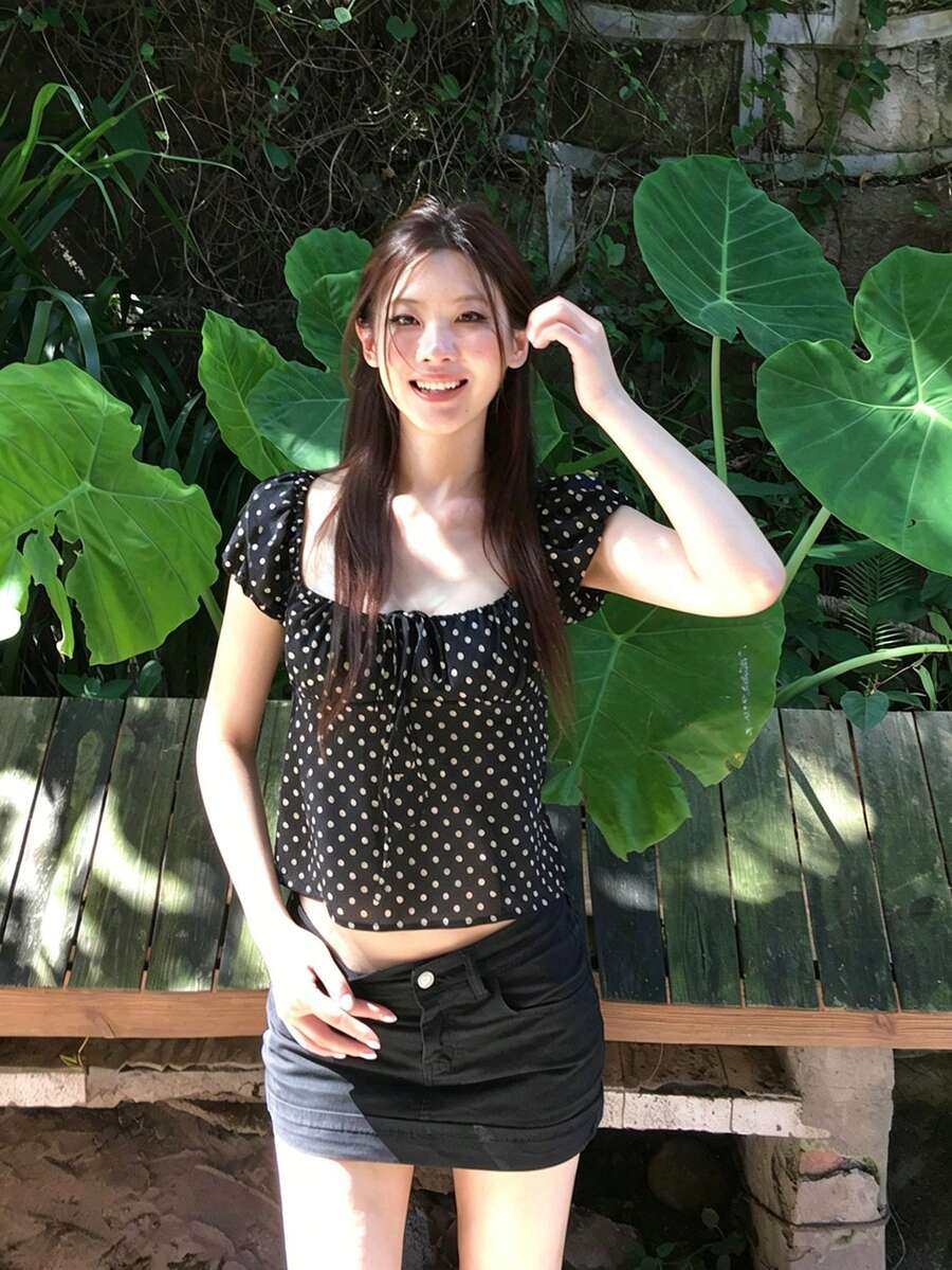 韓式波點短袖上衣 夏季繫帶方領修身顯瘦極簡性感甜美上衣 黑色 - 黑色 - 查看 1