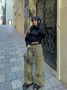 Summer Outfit: Y2K Style, Heavy-Duty Vintage, Washed, Loose-Fitting, Large-Pocket, Zippered Jeans. - Spring Green - View 2
