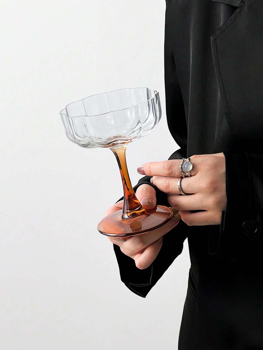 1/2 Stücke Bernstein-Stielglas, Blumen-Kelch Sektglas Rotwein-Glas Eis-Dessert-Becher, geeignet für Zuhause oder Café, für den täglichen Gebrauch oder Familienfeiern, passend für verschiedene Feste als Geschenk, Valentinstag, Ramadan, Ostern, Weihnachten - Stielglas mit Hibiskusblüte – bernsteinfarbener Henkel - Übersicht 1