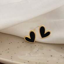 1 Pair Heart-Shaped Earrings - Subtle Retro Design With A Touch Of Minimalism, Exuding Sophisticated Elegance - Black - View 4