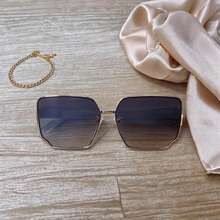 Gafas de Moda – Elegancia Salvaje para Mujer - Gris Oscuro - Ver 2