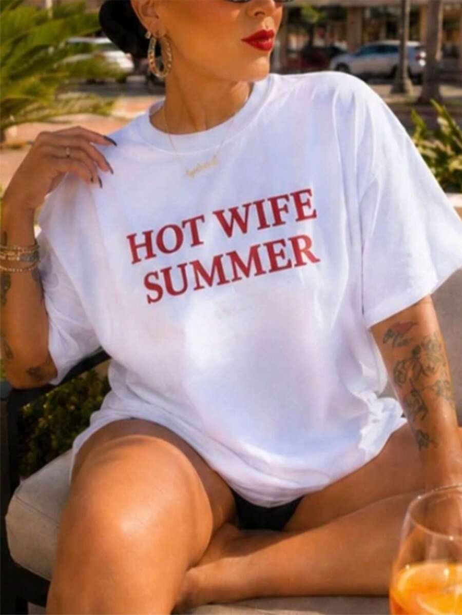 100% Cotton Hot Wife Summer TShirt - Funny Newlywed Shirt | Bachelorette Party Tee | Honeymoon Top | Bride Era2026-Cropped Graphic - 白色 - 查看 1