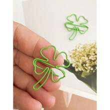 10/30 piezas Nuevos y creativos marcapáginas de metal verde con forma de trébol de cuatro hojas, clips de papel novedosos, lindos y de la suerte para estudiantes - A - Ver 5