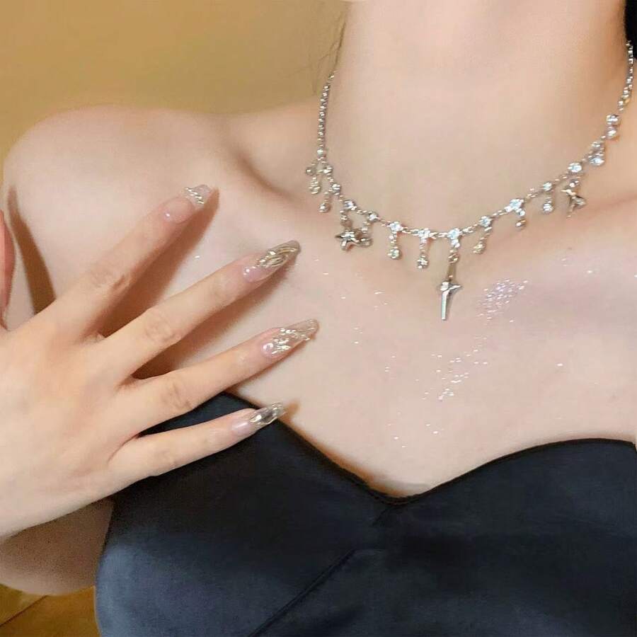 1pc Rhinestone Four-Pointed Star Pendant Necklace, Niche Design Collarbone Chain, Light Luxury High-End Versatile Jewelry For Women - Silver Four-pointed Star Necklace - View 1