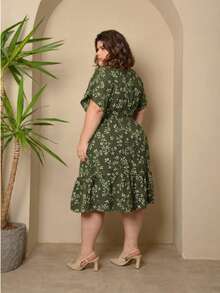 Batwing Dress Plus Size Midi Short Sleeve Duna Fabric Size U/G1 (Fits Sizes 44 To 50) With Front Buttons Elegant Simple Casual Fashion Ruffled Hem Buttons At The Front - 花綠背景 - 查看 2