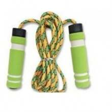Ergonómicas Cuerdas de saltar con empuñadura de espuma antideslizante, ligeras Cuerdas de saltar para niños en edad infantil y estudiantes escolares, ajustables Cuerdas de saltar para entrenamiento diario en casa y actividades deportivas al aire libre, cuerda accesorio de fitness infantil - 2,5 m - Ver 10