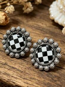 1 Pair Vintage Distressed Black & White Checkerboard Stud Earrings, Retro Sunflower Commuter Versatile Premium Earrings - Round - View 6