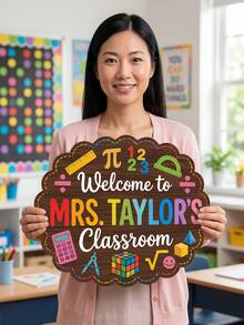 1 pieza Letrero de madera personalizado con borde ondulado para profesor de matemáticas, colgante de puerta con nombre de profesor personalizado, impreso con símbolos matemáticos, regla y calculadora, decoración de yute para colgar en el aula de matemáticas de primaria y secundaria, agradecimiento al profesor, regalos de vuelta al colegio - Multicolor - Ver 5
