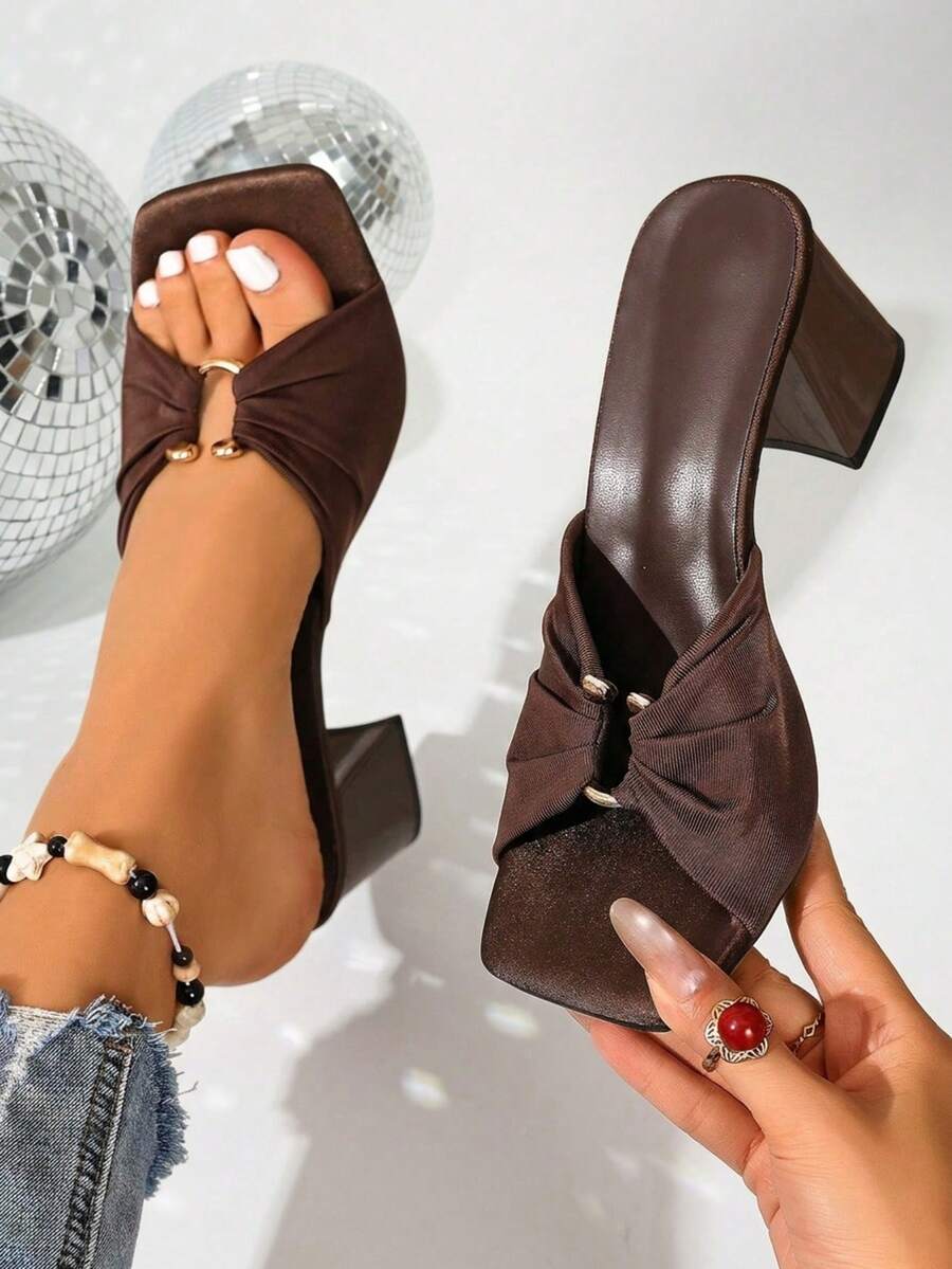 Zapatos sin cordones para mujer, estilo vintage encantador, casual de verano con tacón grueso, combínalos con pantalones de traje para mostrar un estilo profesional, adecuados para uso en la oficina, presentando un encanto romántico y dulce - Marrón - Ver 1