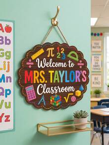 1 pieza Letrero de madera personalizado con borde ondulado para profesor de matemáticas, colgante de puerta con nombre de profesor personalizado, impreso con símbolos matemáticos, regla y calculadora, decoración de yute para colgar en el aula de matemáticas de primaria y secundaria, agradecimiento al profesor, regalos de vuelta al colegio - Multicolor - Ver 4