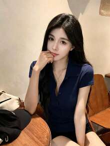 輕量女款 Polo 領短袖 T 恤 收腰內搭上衣 顯瘦優雅休閒夏季上衣 - 藏蓝色 - 查看 3