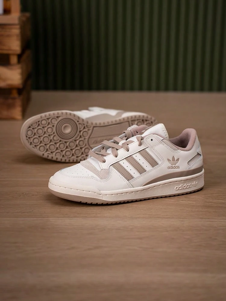 Adidas 男士女士板鞋FORUM LOW CL輕便舒適戶外休閒運動板鞋JQ1536 - 白色/影跡卡其棕 - 查看 1