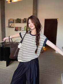 新款女款春夏短袖T恤，寬鬆美式條紋拼接圓領上衣休閒款 - 杏色 - 查看 12