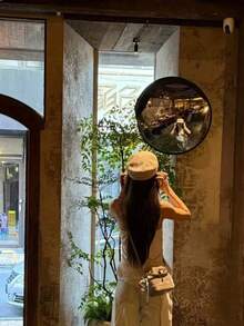 Round Convex Wall Mirror Suitable For Photography - Multicolor - View 9