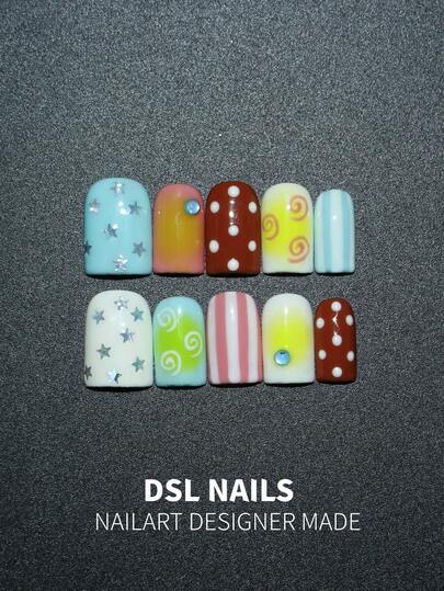 10 chiếc móng tay giả dán ngắn hình vuông thủ công phong cách Dopamine, nền đa sắc pastel trang trí kim tuyến ngôi sao xoáy chấm bi và sọc, phong cách hoạt hình dễ thương cho tiệc lễ hội và mặc hàng ngày, kèm bộ dụng cụ, quà tặng móng tay lý tưởng cho phụ nữ và trẻ em gái