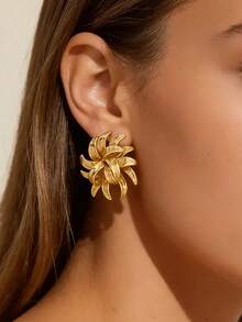 1 Pair Carved Floral Stainless Steel Gold Stud Earrings | Lightweight Floral Earrings Elegant Gold Flower Studs | 2D 3D Petal Banquet Jewelry Wedding Party & Daily Wear - Gold - View 1