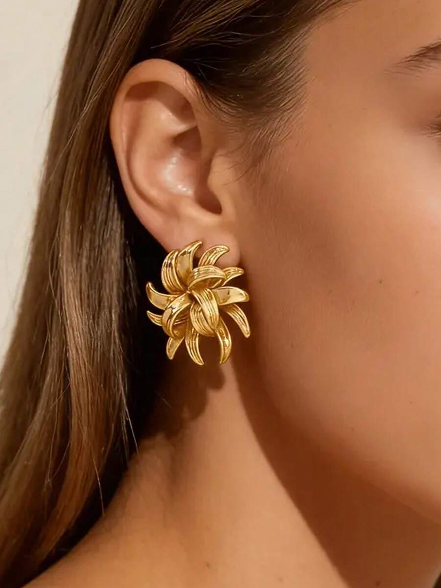 1 Pair Carved Floral Stainless Steel Gold Stud Earrings | Lightweight Floral Earrings Elegant Gold Flower Studs | 2D 3D Petal Banquet Jewelry Wedding Party & Daily Wear - Gold - View 1