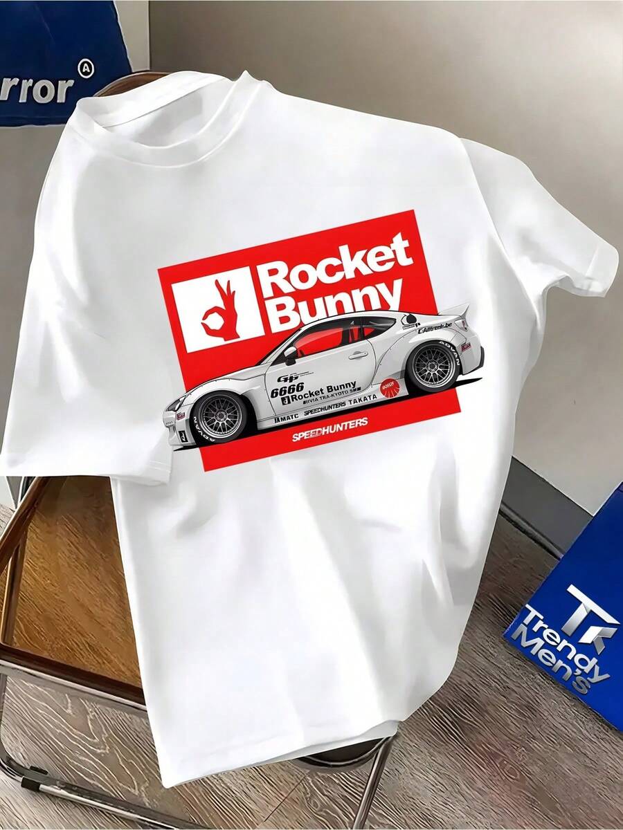 Camiseta de manga corta para hombre con estampado de un coche deportivo de carrocería ancha Rocket Bunny, con temática de la cultura japonesa de coches modificados, una prenda moderna para entusiastas de la modificación de coches, estilo urbano casual, diseño de nicho único, ropa popular y a la moda. - Blanco - Ver 1