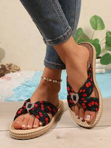 1 Pair Women's Summer Flat Sandals, Cherry Print Fabric Bow + Heart Rhinestone Decor, Cherry Ditsy Floral Fabric Upper, Non-Slip Faux Straw Texture Rubber Flat Sole, Toe-Post Slip-On Backless, Fresh Sweet Fruit Style, Versatile Soft Sole Sandals For Home, Beach, Shopping, Grocery, Seaside Vacation - Black - View 6