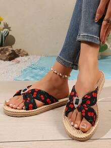 1 Pair Women's Summer Flat Sandals, Cherry Print Fabric Bow + Heart Rhinestone Decor, Cherry Ditsy Floral Fabric Upper, Non-Slip Faux Straw Texture Rubber Flat Sole, Toe-Post Slip-On Backless, Fresh Sweet Fruit Style, Versatile Soft Sole Sandals For Home, Beach, Shopping, Grocery, Seaside Vacation - Black - View 8
