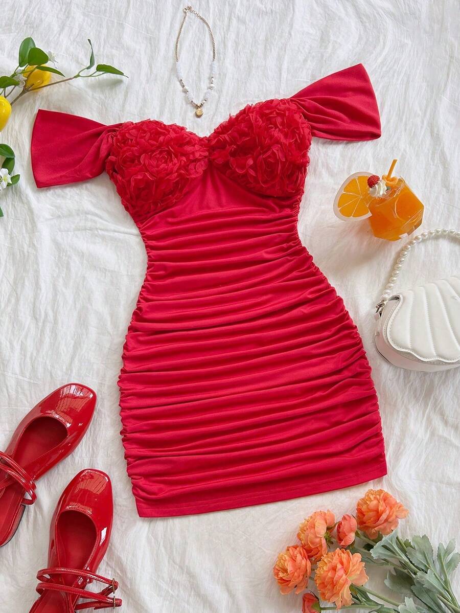 Vestido mini ajustado con hombros descubiertos, fruncido y decoración floral 3D para mujer - Rojo - Ver 1
