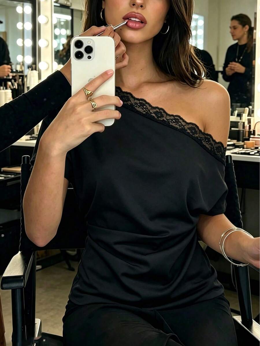 Camisa de mujer con volantes de encaje de contraste en la cintura, versátil para uso diario, negra de verano