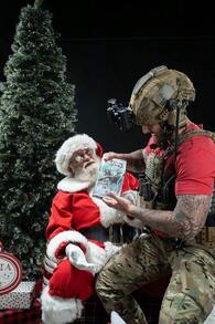 Black Rifle Coffee Company Thirty Presents Out,  Rican Christmas Medium Roast Ground Coffee, 12 OZ Bag - 白色 - 查看 3