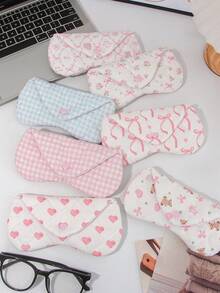 1pc Heart-Shaped Quilted Fashion Glasses Case, Bow Pattern Fashion Glasses Pouch, Women's Glasses Bag, Fashion Glasses Pouch, Glasses Case, Glasses Frame, Girls Glasses Storage Box, Summer Travel Fashion Glasses Pouch, Suitable For Travel, Vacation And School, Fashion Glasses Pouch, Multifunctional Storage Bag - Multicolor - View 3