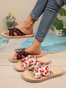1 Pair Women's Summer Flat Sandals, Cherry Print Fabric Bow + Heart Rhinestone Decor, Cherry Ditsy Floral Fabric Upper, Non-Slip Faux Straw Texture Rubber Flat Sole, Toe-Post Slip-On Backless, Fresh Sweet Fruit Style, Versatile Soft Sole Sandals For Home, Beach, Shopping, Grocery, Seaside Vacation - Black - View 7