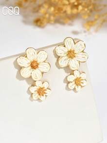 OOQ 1 Pair Summer Vacation Bohemian Style Handmade Woven Rattan Colorful Flower Raffia Earrings, Niche Design Minimalist Premium Ins Style Floral Tassel Earrings Suitable For Women's Daily, Vacation, Party Wear (Handmade Woven With Random Directional Texture) - White - View 3
