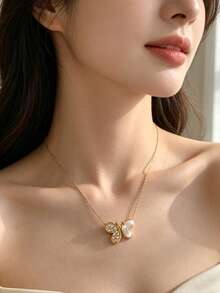 1pc,Shell & Crystal Butterfly Necklace,Titanium Gold Plated,Hypoallergenic Adjustable Jewelry - Diamond-encrusted Butterfly Necklace - View 1