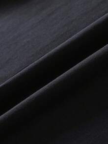 Camiseta de verano para hombre, confeccionada en tejido de punto ligeramente elástico, con diseño estampado y corte regular, perfecta para un look informal. - Negro - Ver 4