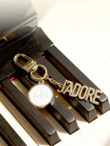 Dior Light Luxury Gold J'ADORE Letter Round Pendant Keychain Diffuser, Bag Charm Car Key Accessory, Commute Travel Personal Decoration, Birthday Valentine's Day Best Friend Exquisite Niche Gift Pendant - Kaneko - View 3