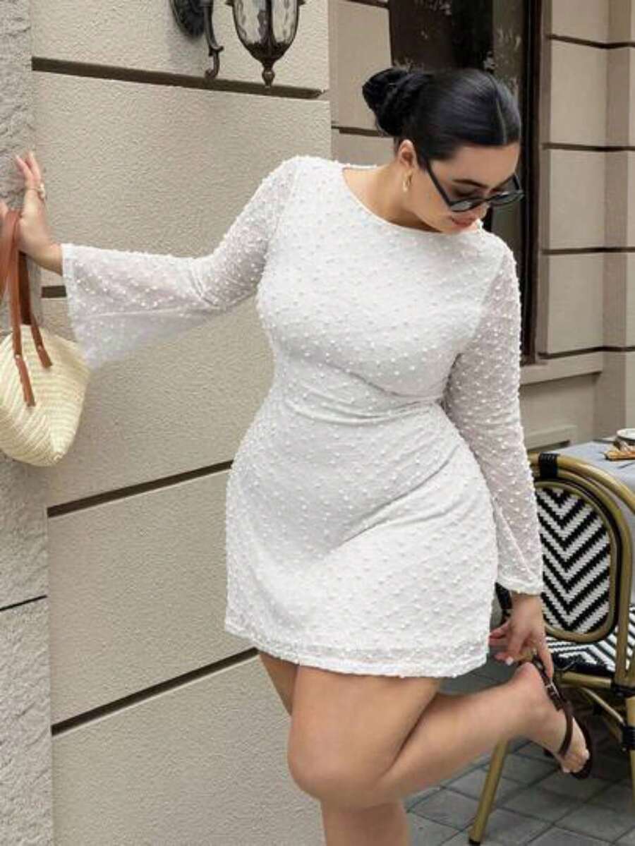 Dripcurv Vestido de mujer talla grande con cuello redondo, parches de encaje, moda diaria, salida, mangas acampanadas - Blanco - Ver 1