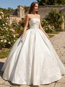 Vestido de novia principal de satén marfil sin tirantes, falda abullonada con aplicaciones de encaje bordadas, vestido de novia estilo palacio vintage blanco otoño - Blanco - Ver 3