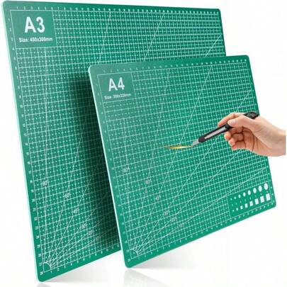 1 pièce Tapis de découpe vert double face, format A4 avec grille d'échelle + lignes de marquage multi-angles pour un positionnement précis. Matériau PVC auto-cicatrisant pour les marques de lame, découpe facile sans laisser de traces, protection de bureau pour la découpe de papier, la modélisation, le scrapbooking, l'artisanat et les projets artistiques.
