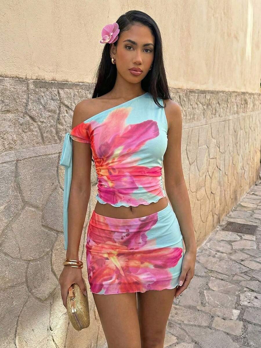 Conjunto informal de 2 piezas de top con hombro asimétrico fruncido y estampado floral talla grande talla y minifalda para vacaciones - Celeste - Ver 1