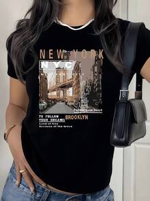 New York Cityscape With The Brooklyn Bridge And Inspirational Slogan About Following Your Dreams, Modern Casual Women's T-Shirt - 黑色 - 查看 1
