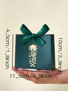 30 piezas Bolsas de regalo del Día Nacional de Arabia Saudita, decoradas con caligrafía árabe dorada y logotipo "Palma & Espada", diseño bicolor blanco & verde, con cinta de seda, empaque de regalo de lujo para bodas, eventos culturales o Día Nacional de Arabia Saudita - Ver 5