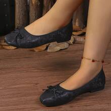 Women's Chinese Style Dark Pattern Jacquard Fabric Glossy Thin Strap Bow Decor Square Toe Low Vamp Flat Shoes French Gentle Commute Daily All Seasons Black Faux Satin Soft Sole Slip-On Granny Shoes - Black - View 4